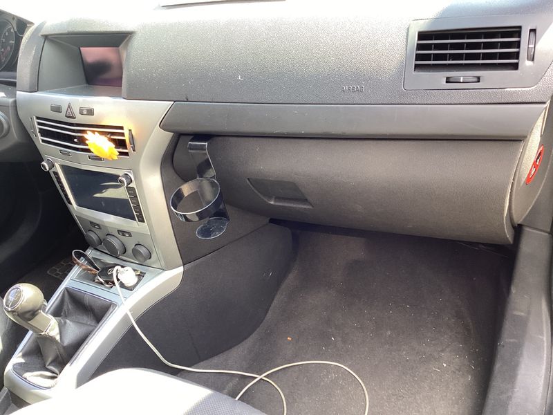 Opel Astra 1.6 Edition 2010 – снимка 35