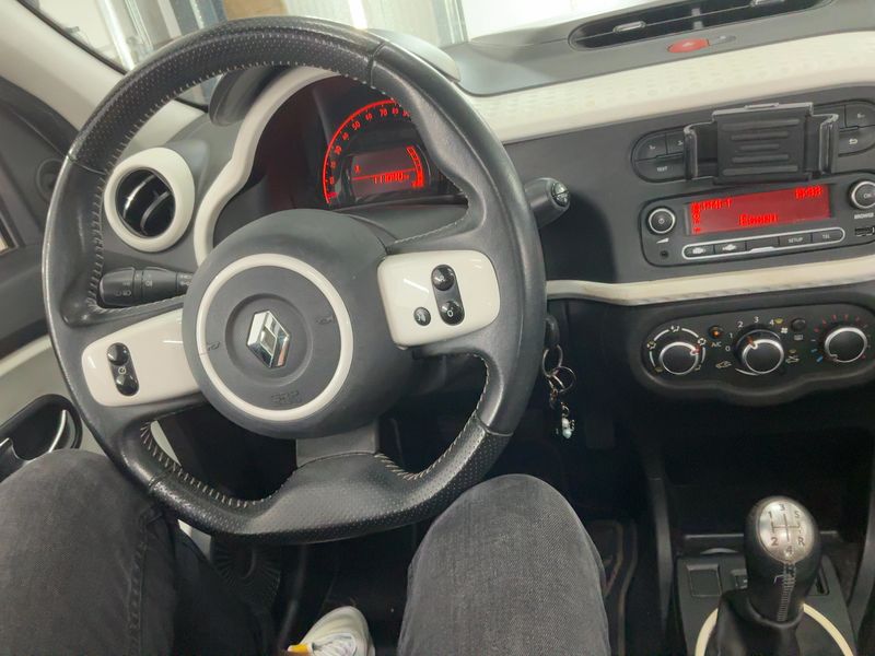 Renault Twingo 1.0 SCe Dynamique — zdjęcie 12