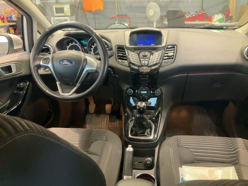 Ford Fiesta 1.0 EcoBoost Titanium — zdjęcie 12