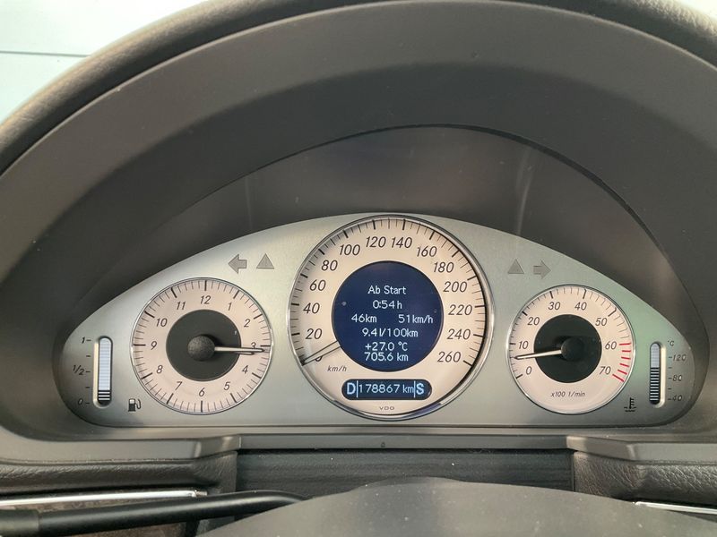 Mercedes-Benz E-Klasse E 240 Avantgarde — zdjęcie 4