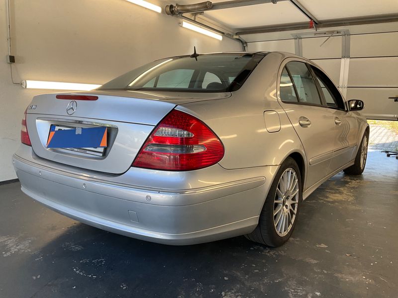 Mercedes-Benz E-Klasse E 240 Avantgarde — zdjęcie 2