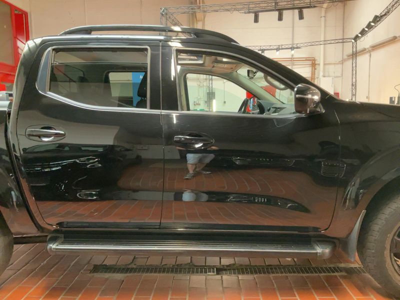 Nissan Navara NP-300 2.3 dCi N-Guard Double Cab 4x4 — zdjęcie 7