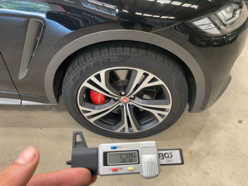 Jaguar F-Pace 5.0 V8 SVR AWD 2019 – снимка 11