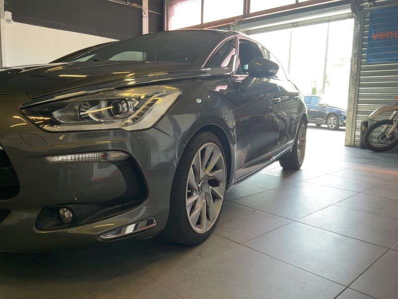 Citroen DS5 2.0 HDi Hybrid4 SportChic — zdjęcie 2