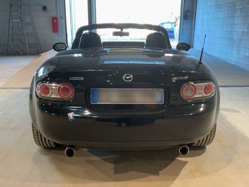Mazda MX-5 1.8 Niseko Roadster Coupe — zdjęcie 5