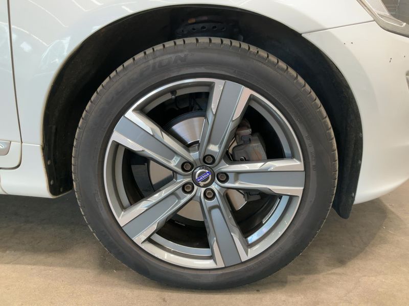 Volvo XC60 2.0 D4 Linje Inscription 2WD 2017 – снимка 11