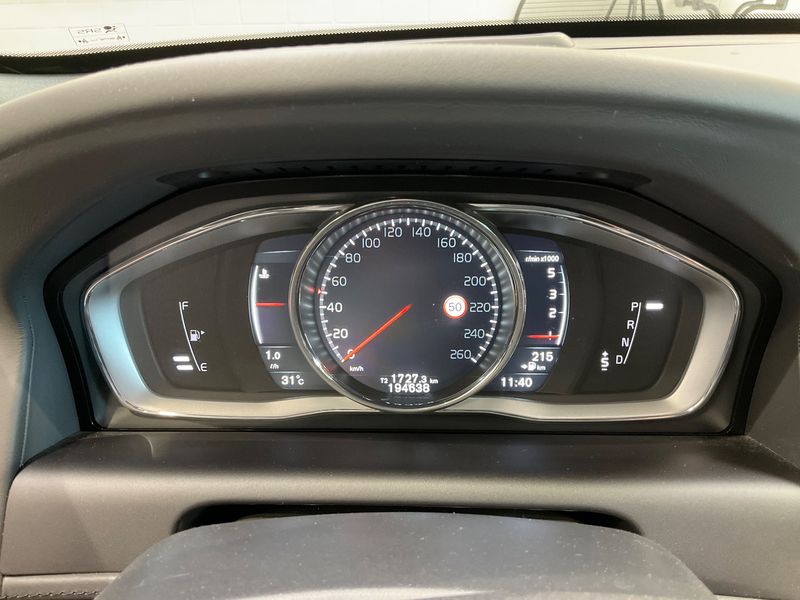 Volvo XC60 2.0 D4 Linje Inscription 2WD 2017 – снимка 19