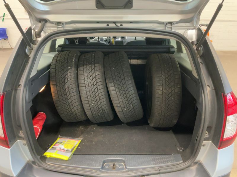 Dacia Logan MCV 1.5 dCi Stepway — zdjęcie 10