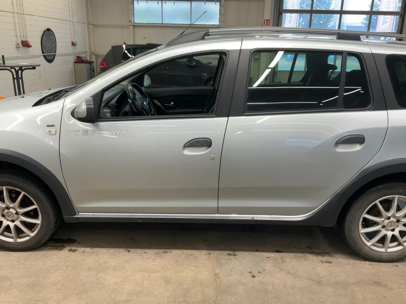 Dacia Logan MCV 1.5 dCi Stepway — zdjęcie 4