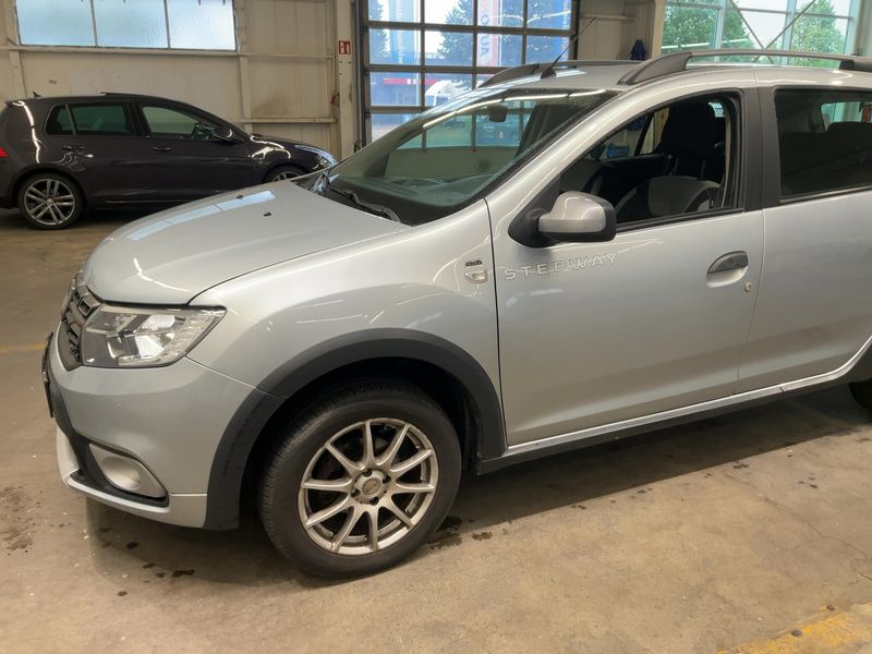 Dacia Logan MCV 1.5 dCi Stepway — zdjęcie 2