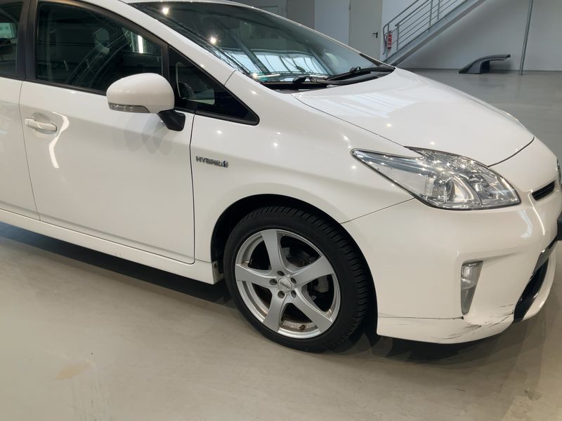 Toyota Prius 1.8 Comfort — zdjęcie 8