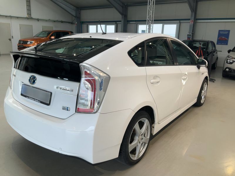 Toyota Prius 1.8 Comfort — zdjęcie 6
