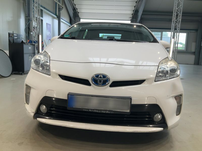 Toyota Prius 1.8 Comfort — zdjęcie 9
