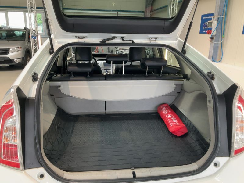 Toyota Prius 1.8 Comfort — zdjęcie 10