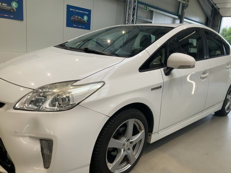 Toyota Prius 1.8 Comfort — zdjęcie 2