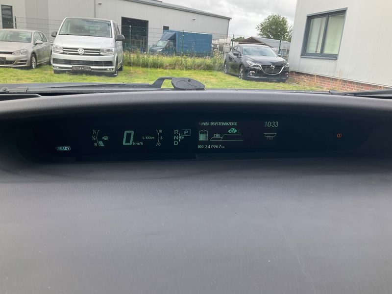 Toyota Prius 1.8 Comfort — zdjęcie 13
