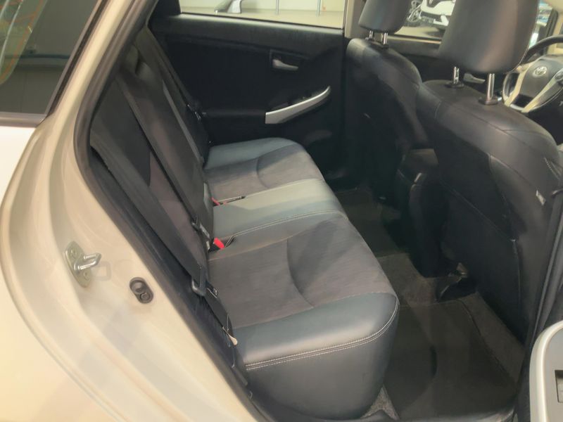 Toyota Prius 1.8 Comfort — zdjęcie 14