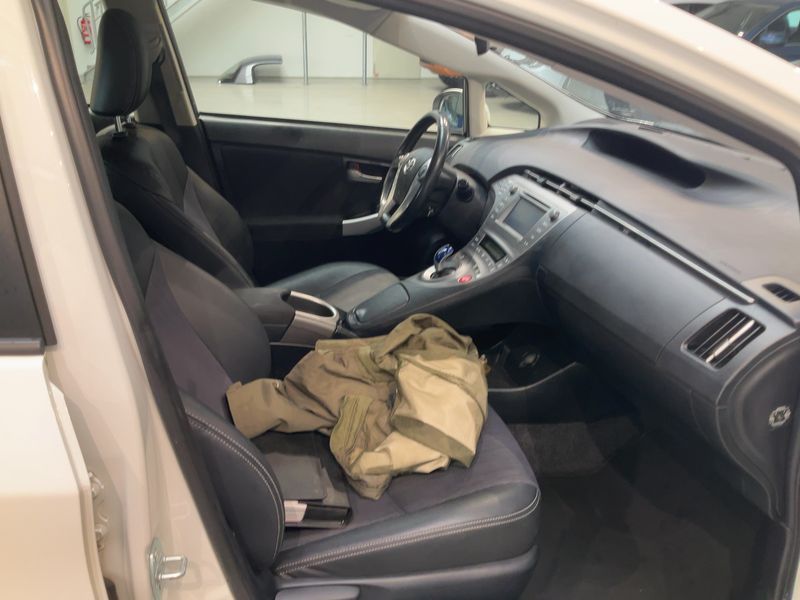 Toyota Prius 1.8 Comfort — zdjęcie 11