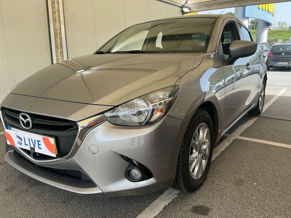 Mazda 2 2015