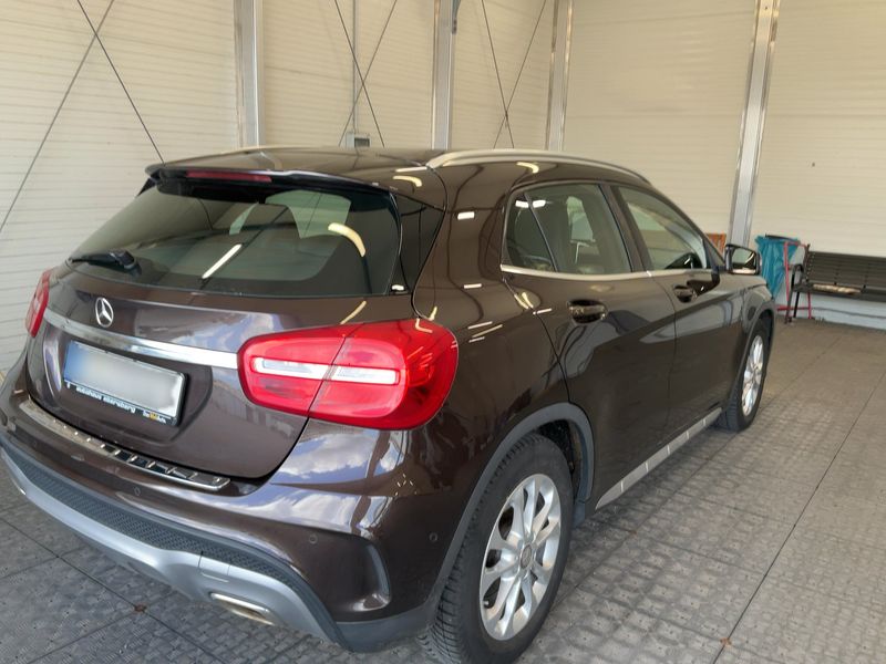 Mercedes-Benz GLA-Klasse GLA 220 d AMG Line 2015 – снимка 8