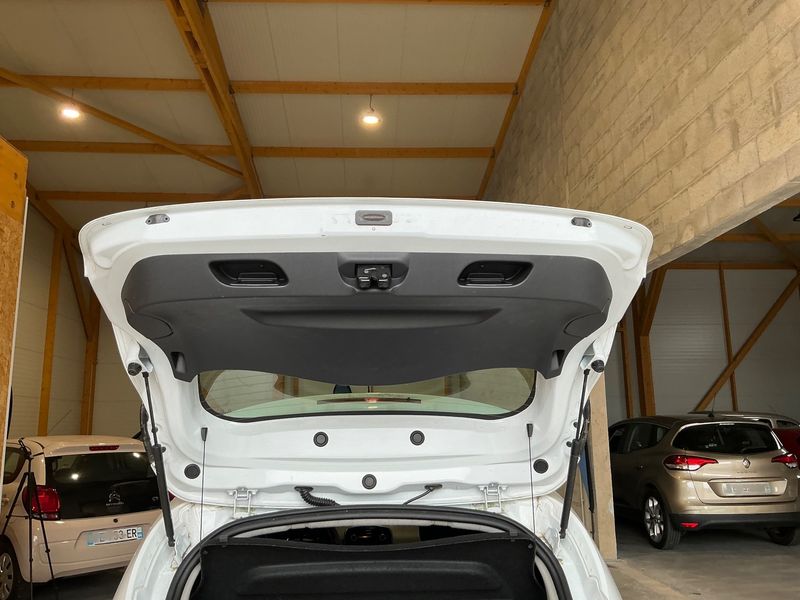 Renault Clio 1.2 Life — zdjęcie 10