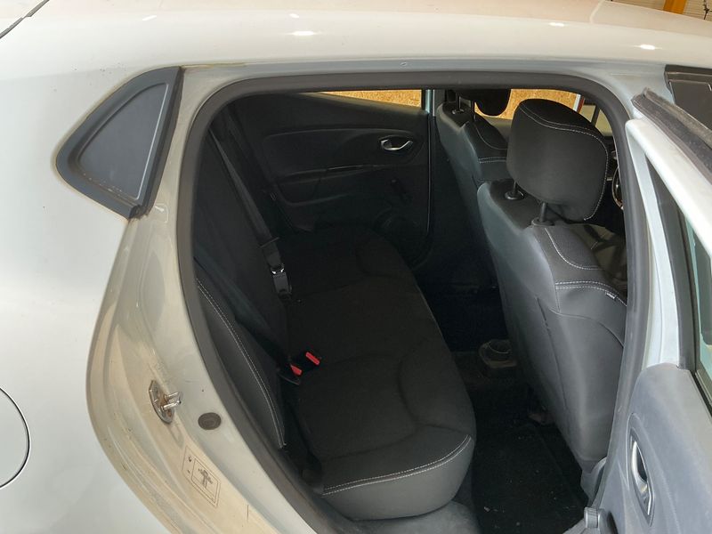 Renault Clio 1.2 Life — zdjęcie 14