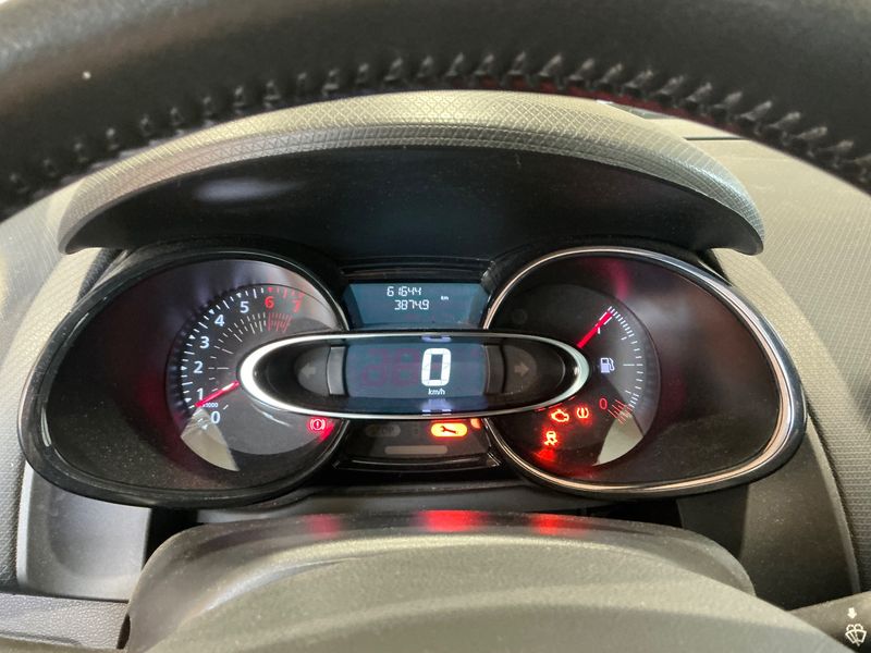 Renault Clio 1.2 Life — zdjęcie 13
