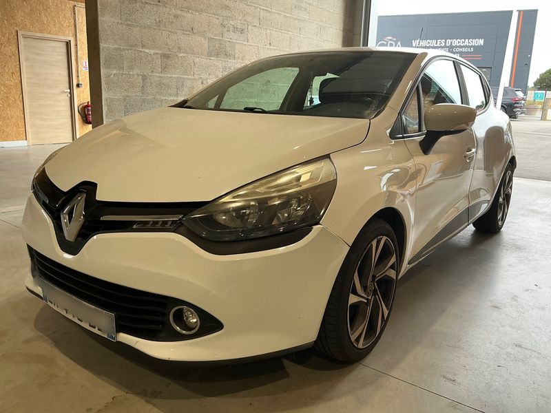 Renault Clio 1.2 Life — zdjęcie 1