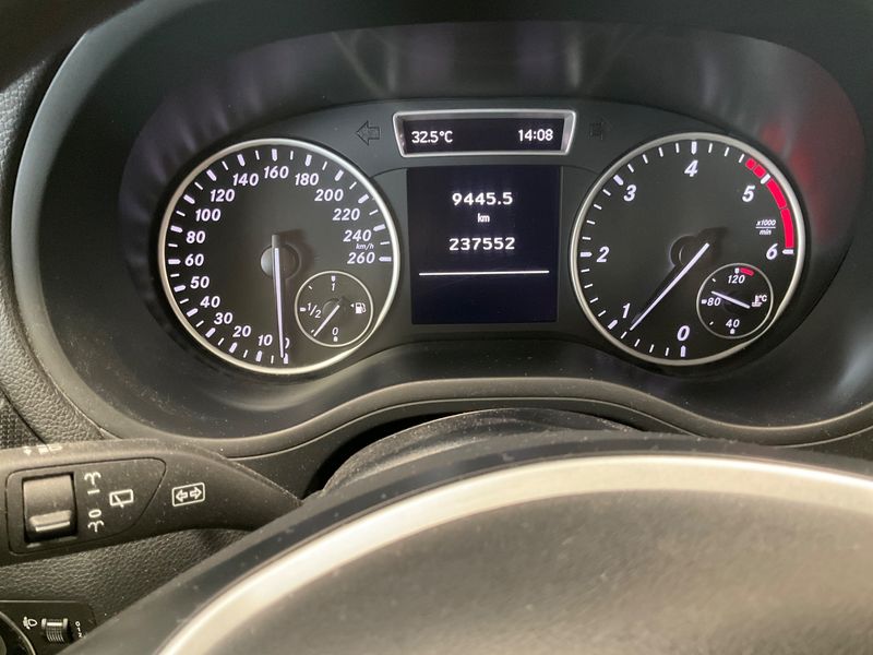 Mercedes-Benz B-Klasse B 180 CDI Executive 2013 – снимка 4