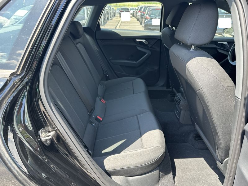 Audi A3 Sportback 30 TDI — zdjęcie 13
