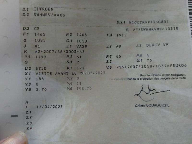 Citroen C3 1.2 PureTech Société Feel Nav — zdjęcie 15