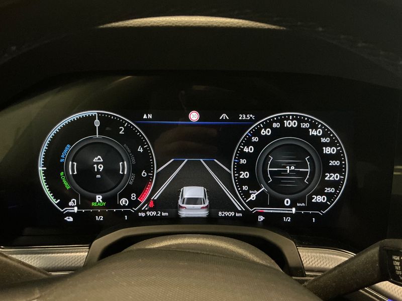 Volkswagen Touareg 3.0 eHybrid R 4Motion — zdjęcie 13
