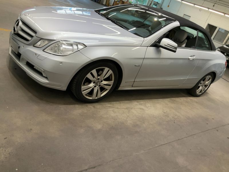 Mercedes-Benz E-Klasse E 250 CGI BlueEfficiency Avantgarde — zdjęcie 1