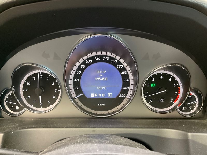 Mercedes-Benz E-Klasse E 250 CGI BlueEfficiency Avantgarde — zdjęcie 13