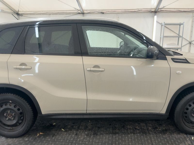 Suzuki Vitara 1.6 DDiS Comfort+ 4x4 — zdjęcie 7