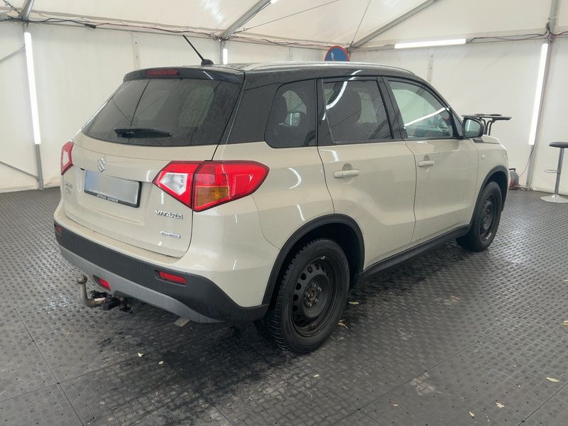 Suzuki Vitara 1.6 DDiS Comfort+ 4x4 — zdjęcie 6