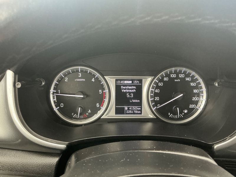 Suzuki Vitara 1.6 DDiS Comfort+ 4x4 — zdjęcie 13