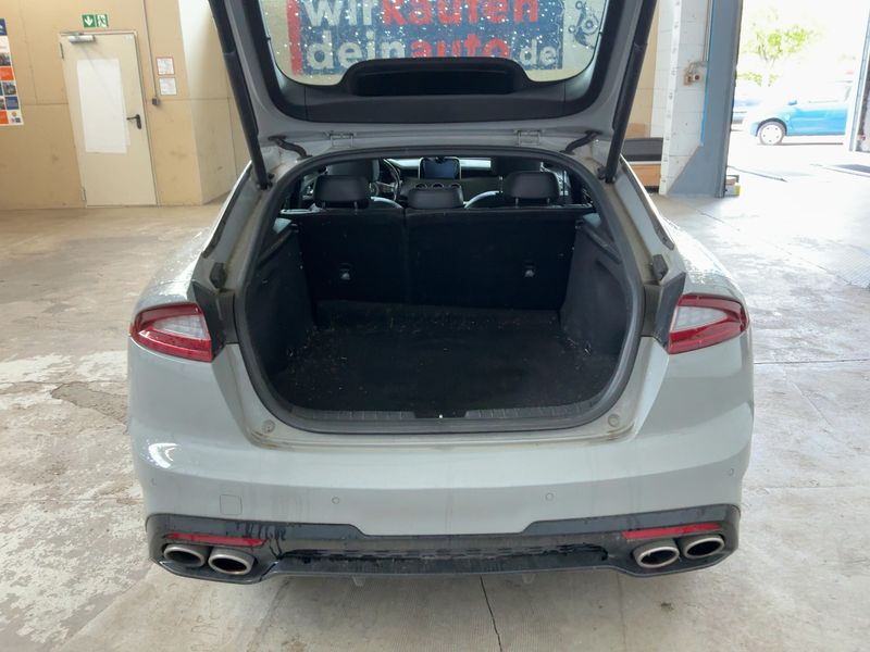 Kia Stinger 3.3 V6 TGDI GT 4WD — zdjęcie 10