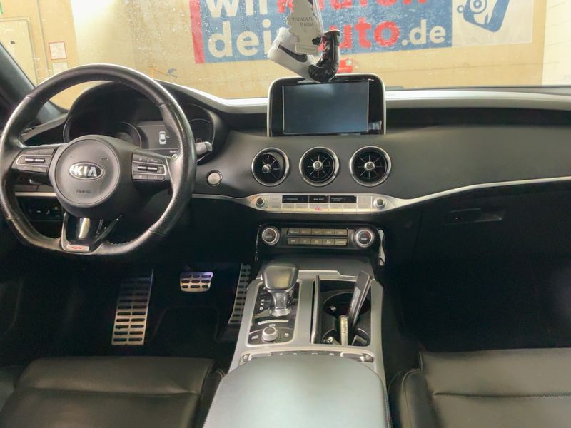 Kia Stinger 3.3 V6 TGDI GT 4WD — zdjęcie 12