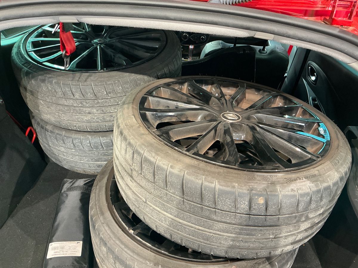 Renault Clio 2019 — photo 16