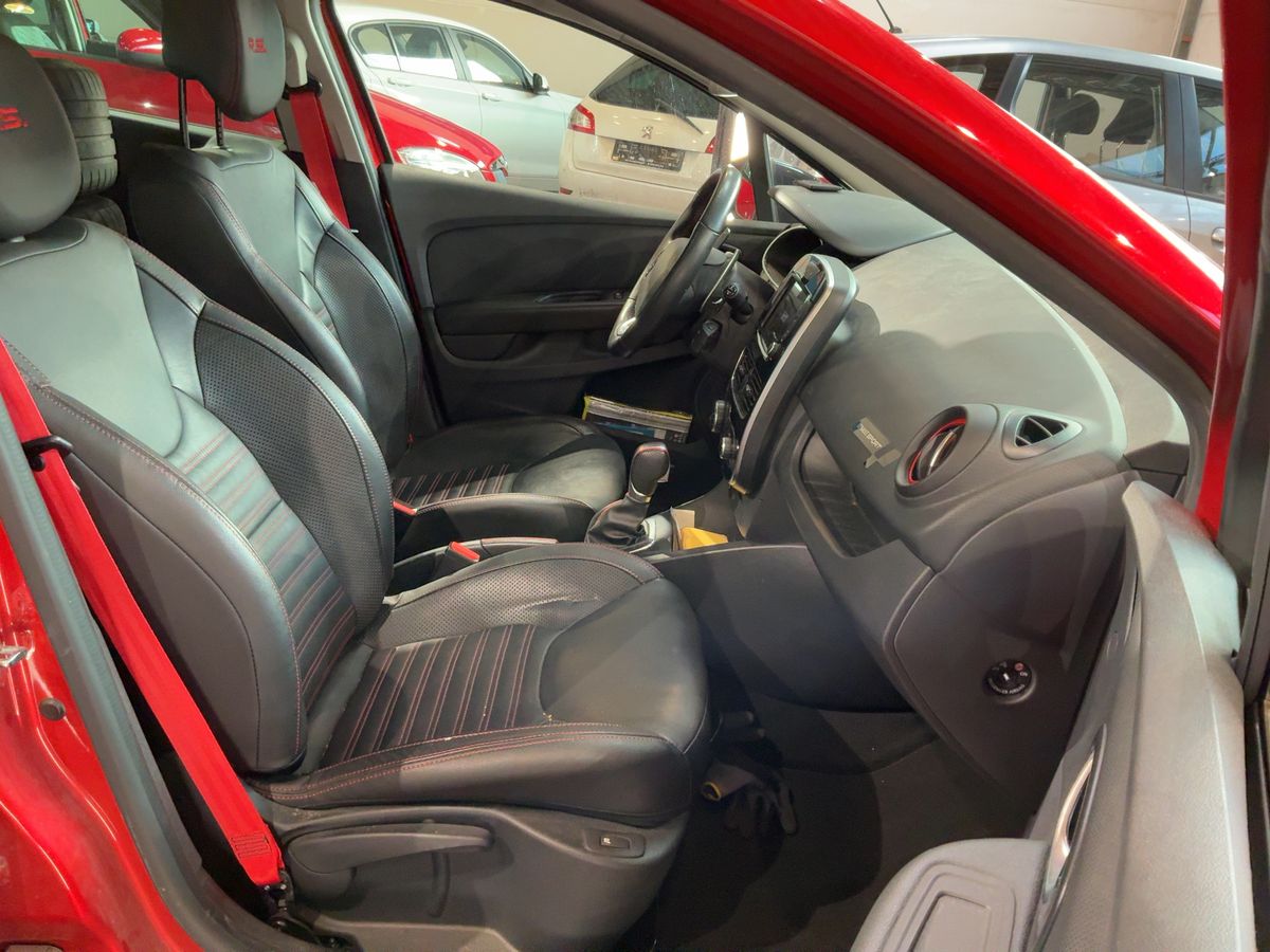 Renault Clio 2019 — photo 18