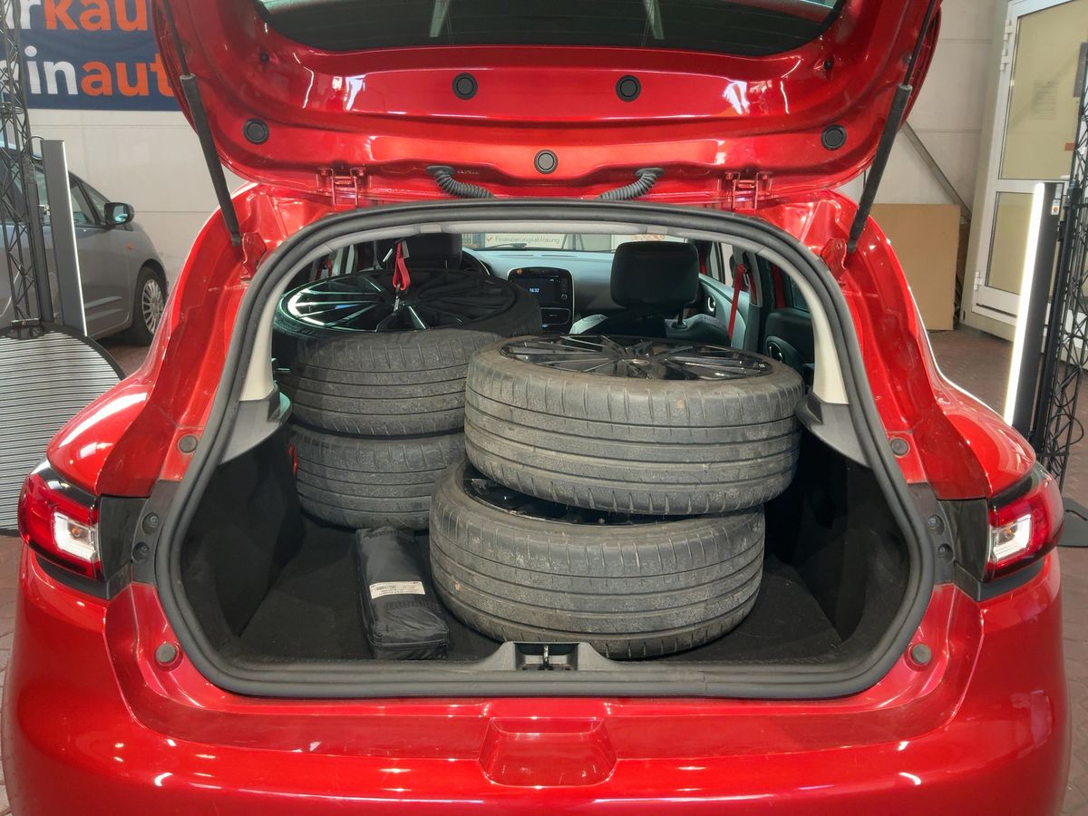 Renault Clio 2019 — photo 17