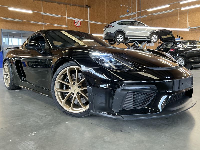 Porsche 718 Cayman GT4 4.0 — zdjęcie 8