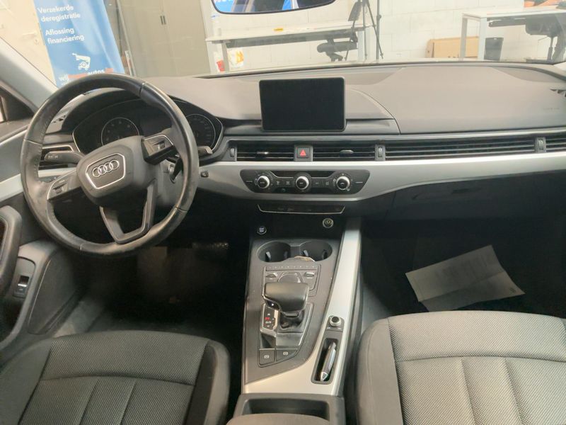 Audi A4 1.4 TFSI ACT 2017 – снимка 17