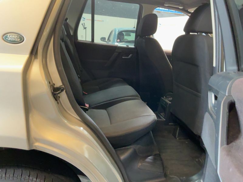 Land Rover Freelander 2.2 Td4 S — zdjęcie 14