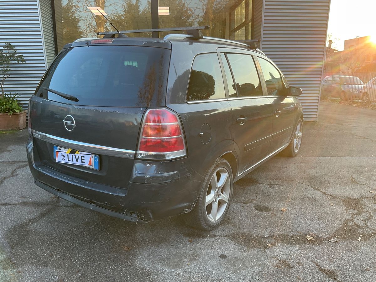 Opel Zafira 1.8 Cosmo