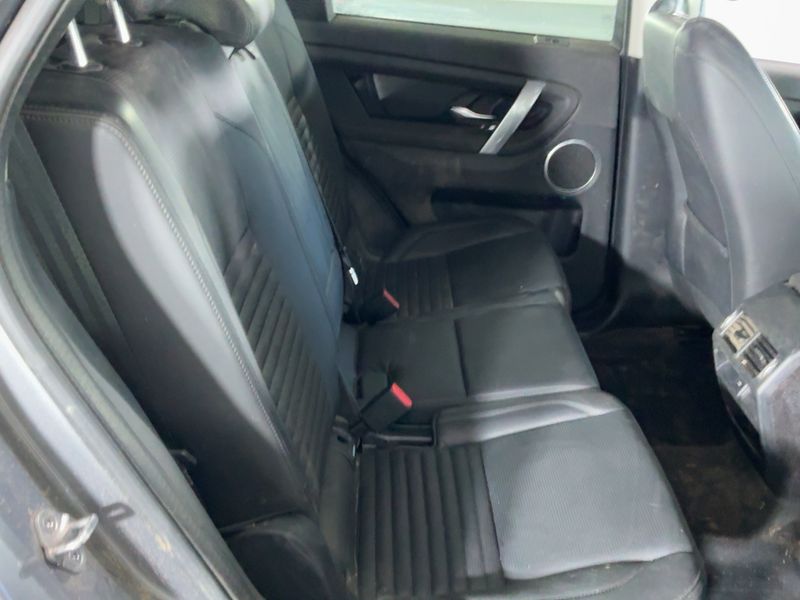 Land Rover Discovery Sport D165 Mild-Hybrid AWD — zdjęcie 14