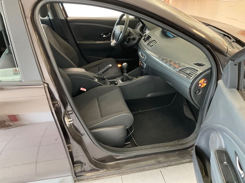 Renault Megane 1.5 dCi Expression 2012 – снимка 3