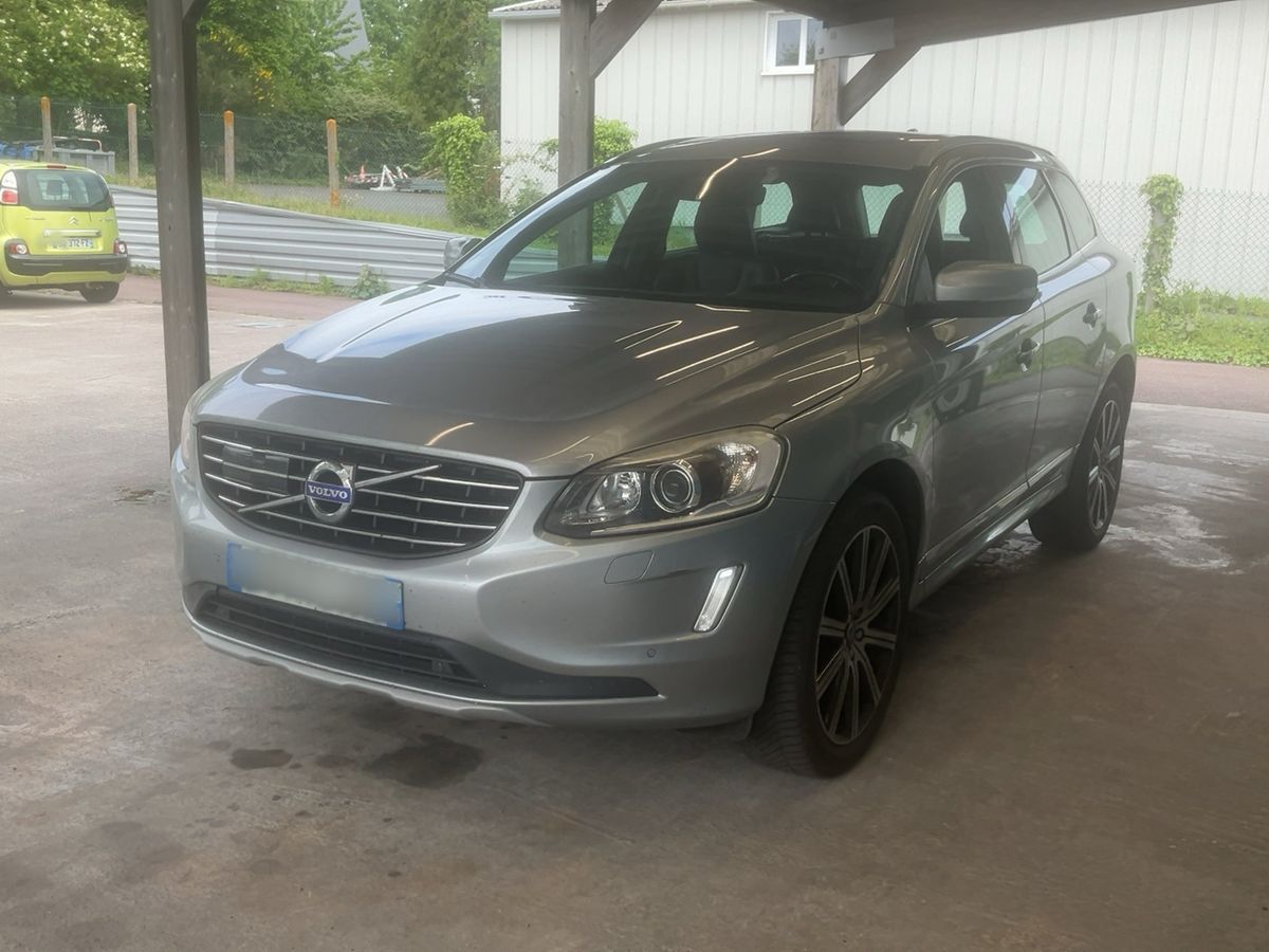 Volvo XC60 2015 — photo 1