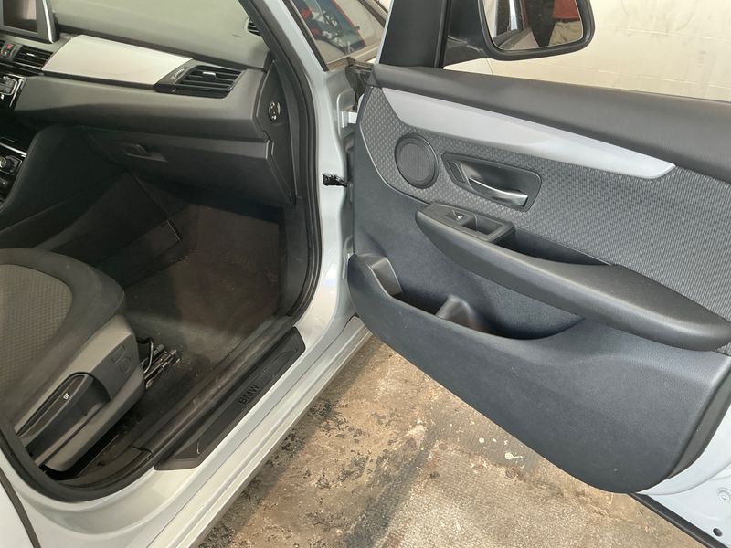 BMW 2er 218i Active Tourer Basis 2015 – снимка 22